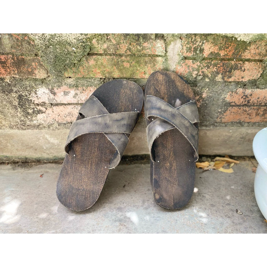 Why Did the "Viet Cong" and Ho Chi Minh Wear Recycled Tire Sandals?