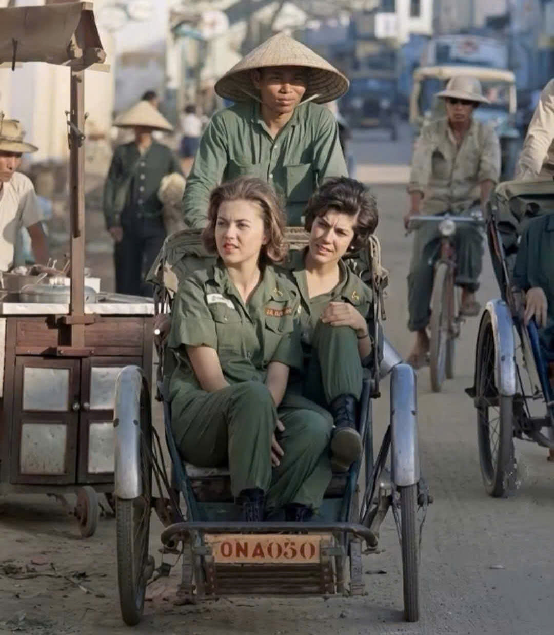 The Unspoken Respect: How American Veterans Remember Vietnam’s Resilience and Iconic Crafts