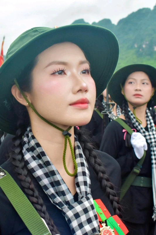 The Breath of Iron, Stone, and Blood: The Legend of the Southern Vietnamese Khan Ran Scarf