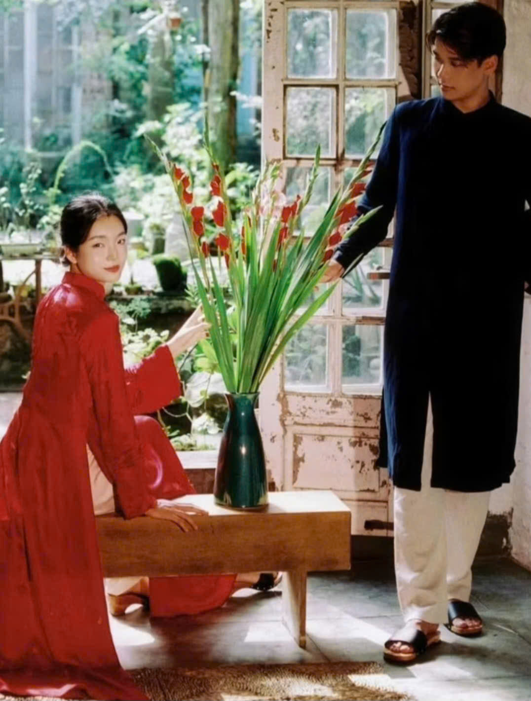 Handmade Vietnamese Wooden Clogs – Traditional Sandals for Ao Dai (Vietnam's National Costume)
