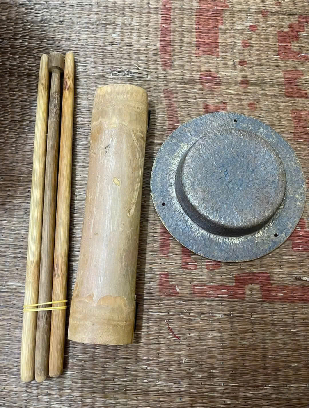 Phach Tre (Vietnamese Bamboo Clappers) & Canh (Traditional Vietnamese Small Brass Gong)
