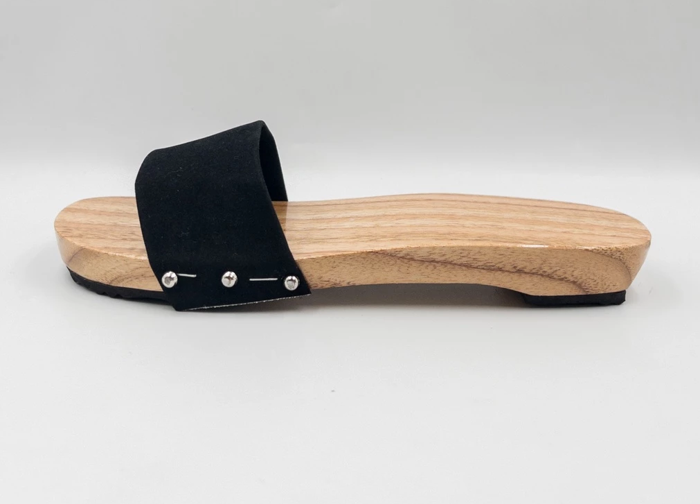 Traditional Vietnamese Wooden Clogs or Sole sisters (Guoc Moc) Sandal For Ao Dai