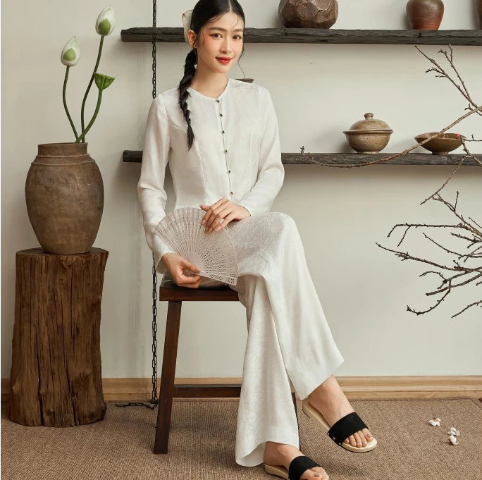 Traditional Vietnamese Wooden Clogs or Sole sisters (Guoc Moc) Sandal For Ao Dai
