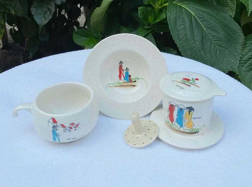 Hand-painted ceramic coffee filter set featuring a girl in a traditional Vietnamese Ao Dai for brewing coffee - Traditional Gift
