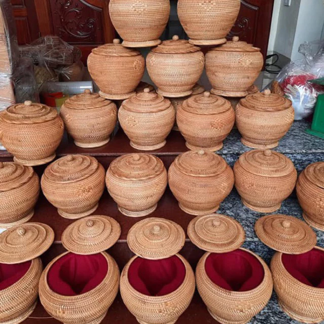 Combo Natural Bamboo Basket Warmer and 1.5L Bat Trang Ceramic Teapot - Traditional Handicraft of Vietnam