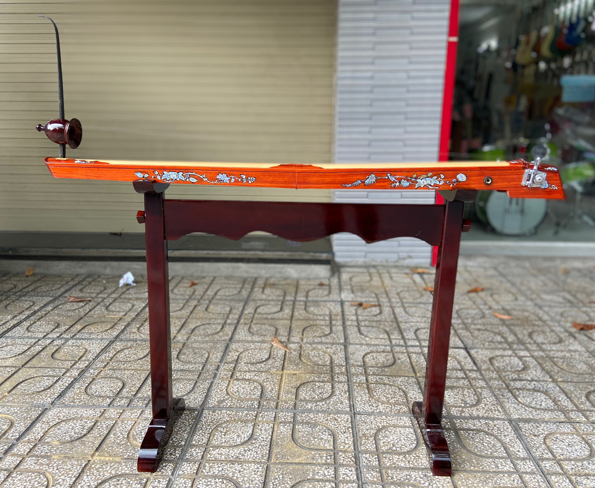 Vietnamese Dan Bau – The Story, Craft, Sound, and Cultural Heritage of Vietnam’s One-String Instrument