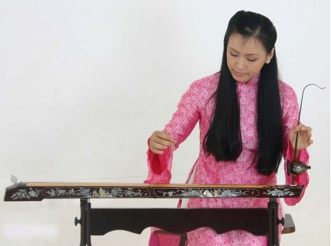Vietnamese Dan Bau – The Story, Craft, Sound, and Cultural Heritage of Vietnam’s One-String Instrument