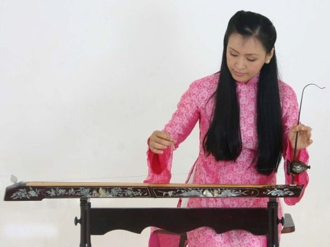 Vietnamese Dan Bau – The Story, Craft, Sound, and Cultural Heritage of Vietnam’s One-String Instrument