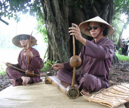 Vietnamese Dan Bau – The Story, Craft, Sound, and Cultural Heritage of Vietnam’s One-String Instrument