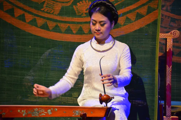 Vietnamese Dan Bau – The Story, Craft, Sound, and Cultural Heritage of Vietnam’s One-String Instrument