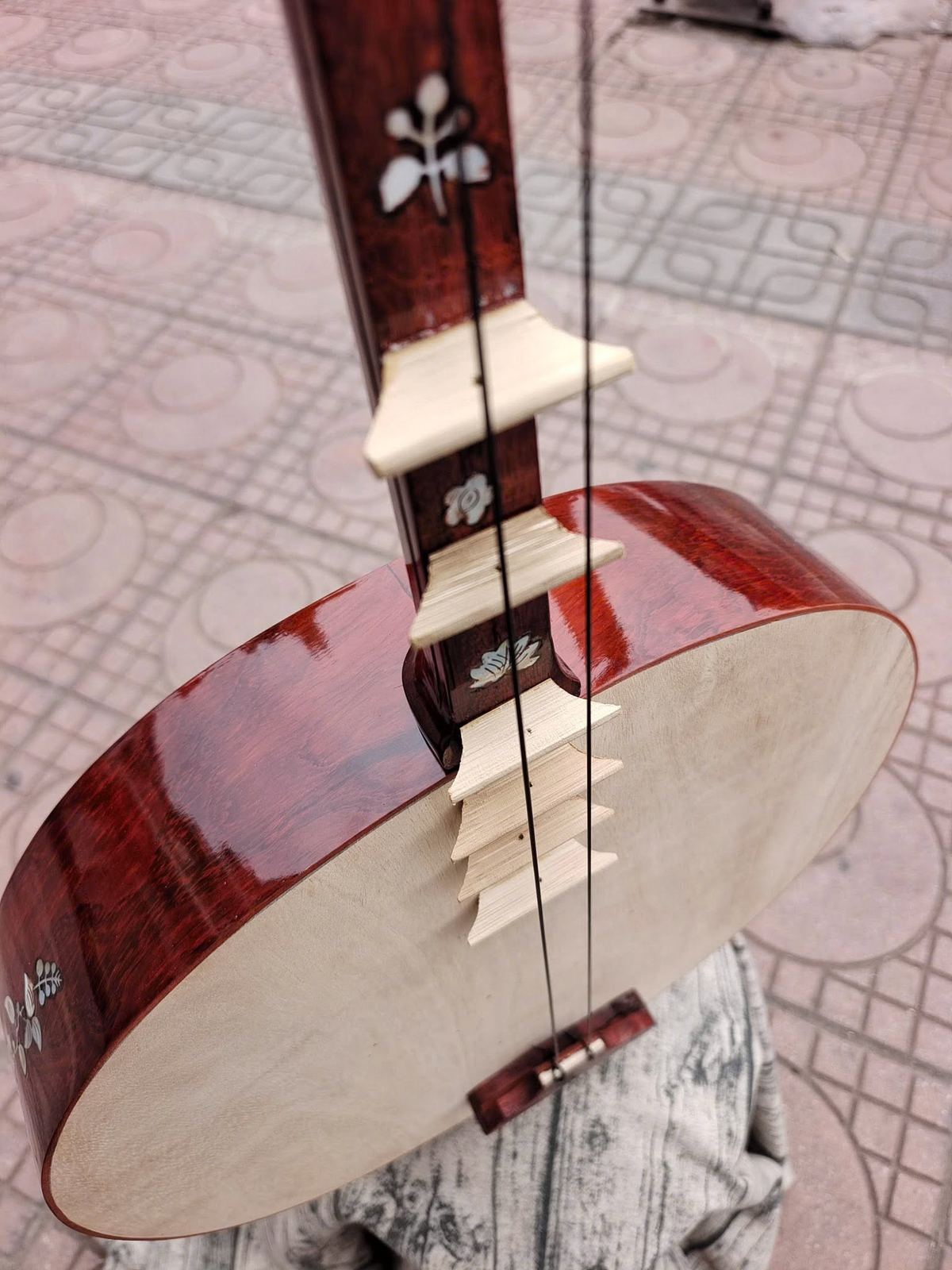 Dan Nguyet (Vietnamese Moon-Shaped Lute): The Story, Sound, Craftsmanship & Cultural Heritage of Vietnam.