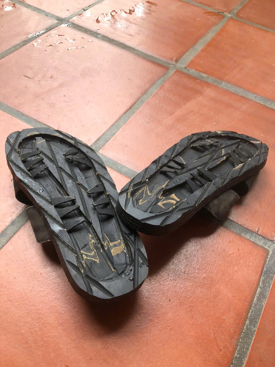 Ho Chi Minh Rubber Sandals - Handmade in Vietnam - Fabric-Lined Tire Sole - Legendary War-Era Heritage Gift