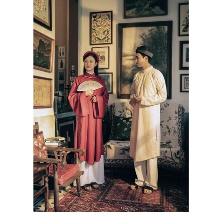 Traditional Vietnamese Wooden Clogs or Sole sisters (Guoc Moc) Sandal For Ao Dai