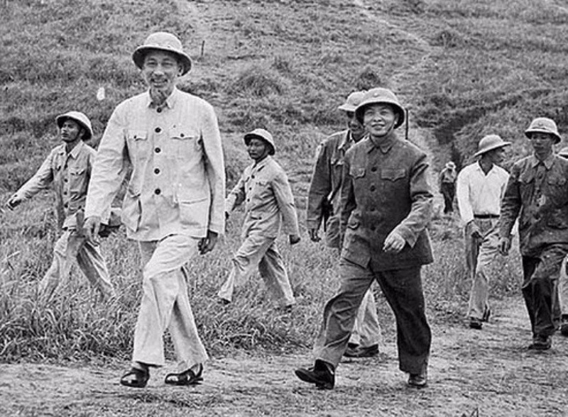 Ho Chi Minh Rubber Sandals - Handmade in Vietnam - Fabric-Lined Tire Sole - Legendary War-Era Heritage Gift