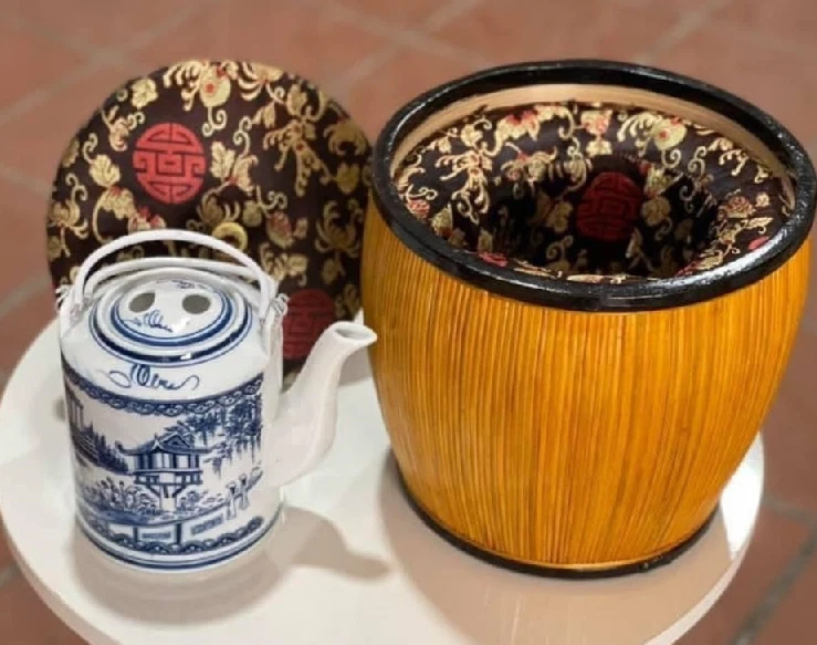 Handcrafted Warm Infusion Basket 1.5L Bat Trang Green Tea And Free Pot Ceramic