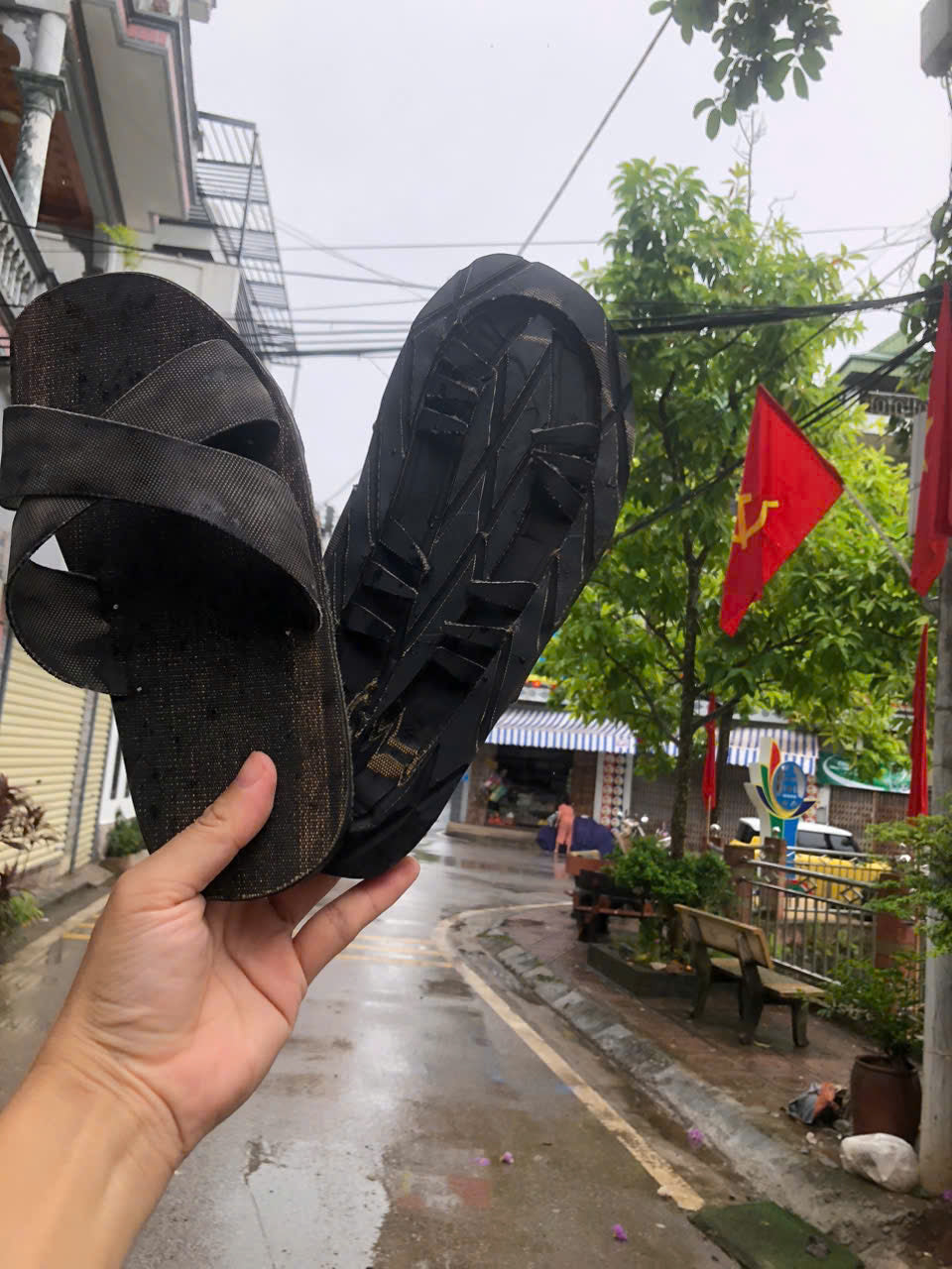 Ho Chi Minh Rubber Sandals - Handmade in Vietnam - Fabric-Lined Tire Sole - Legendary War-Era Heritage Gift