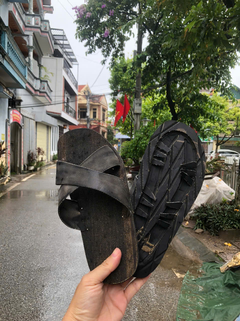 Ho Chi Minh Rubber Sandals - Handmade in Vietnam - Fabric-Lined Tire Sole - Legendary War-Era Heritage Gift