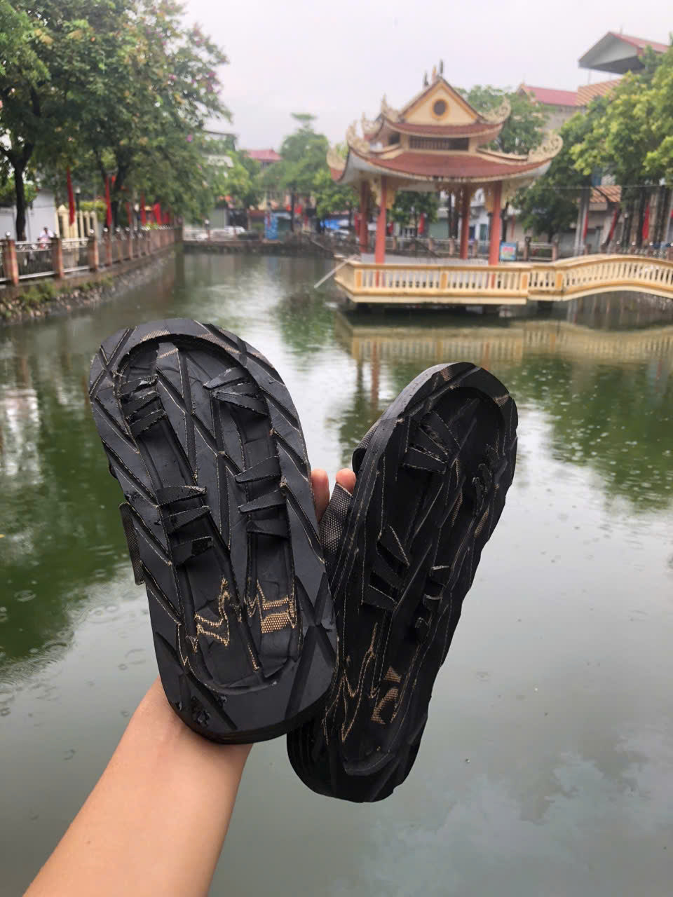 Ho Chi Minh Rubber Sandals - Handmade in Vietnam - Fabric-Lined Tire Sole - Legendary War-Era Heritage Gift